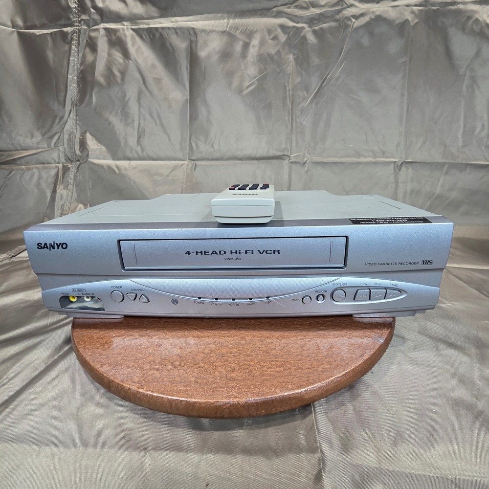 Sanyo VWM-950 4-Head Hi-Fi VHS VCR Video Cassette Recorder with Remote Silver